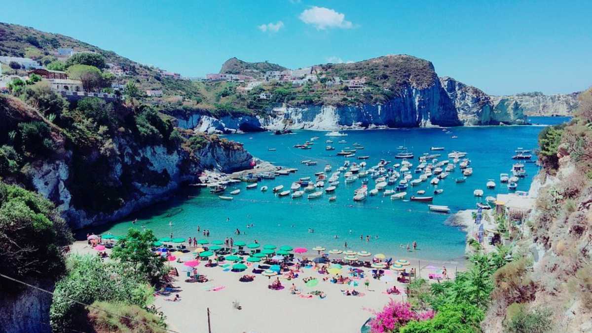 Piscine naturali di Cala Feola a Ponza: come arrivare e cosa aspettarsi